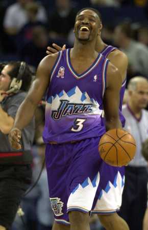 盯着三张牌 盯着三张牌